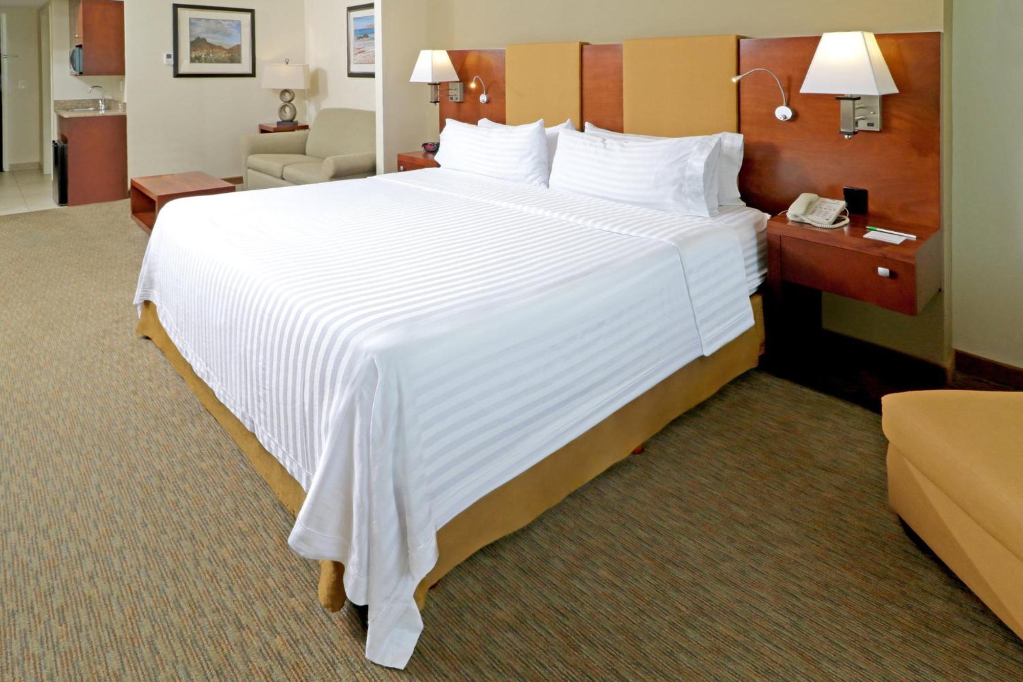 Holiday Inn Hotel & Suites Hermosillo Aeropuerto By Ihg Dış mekan fotoğraf
